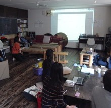画面を見ながら出来ることをいろいろ教わったり、質問したり。